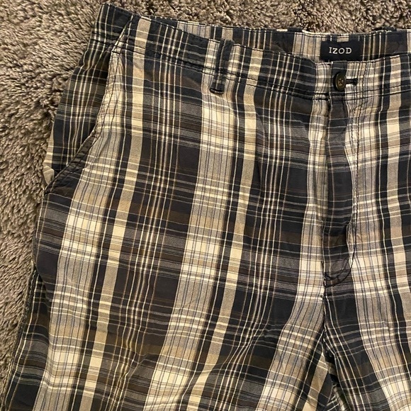 IZOD Men’s Plaid Shorts - Picture 12 of 14